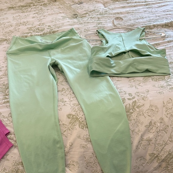 All in Motion Light Green Activewear - Picture 4 of 4